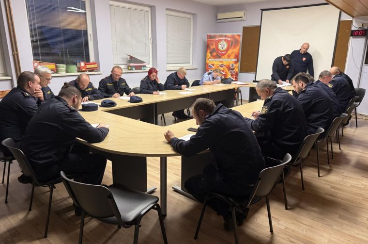 NOVE VJEŠTINE 24 vatrogasca osposobljena za rad s izolacijskim aparatima (2)