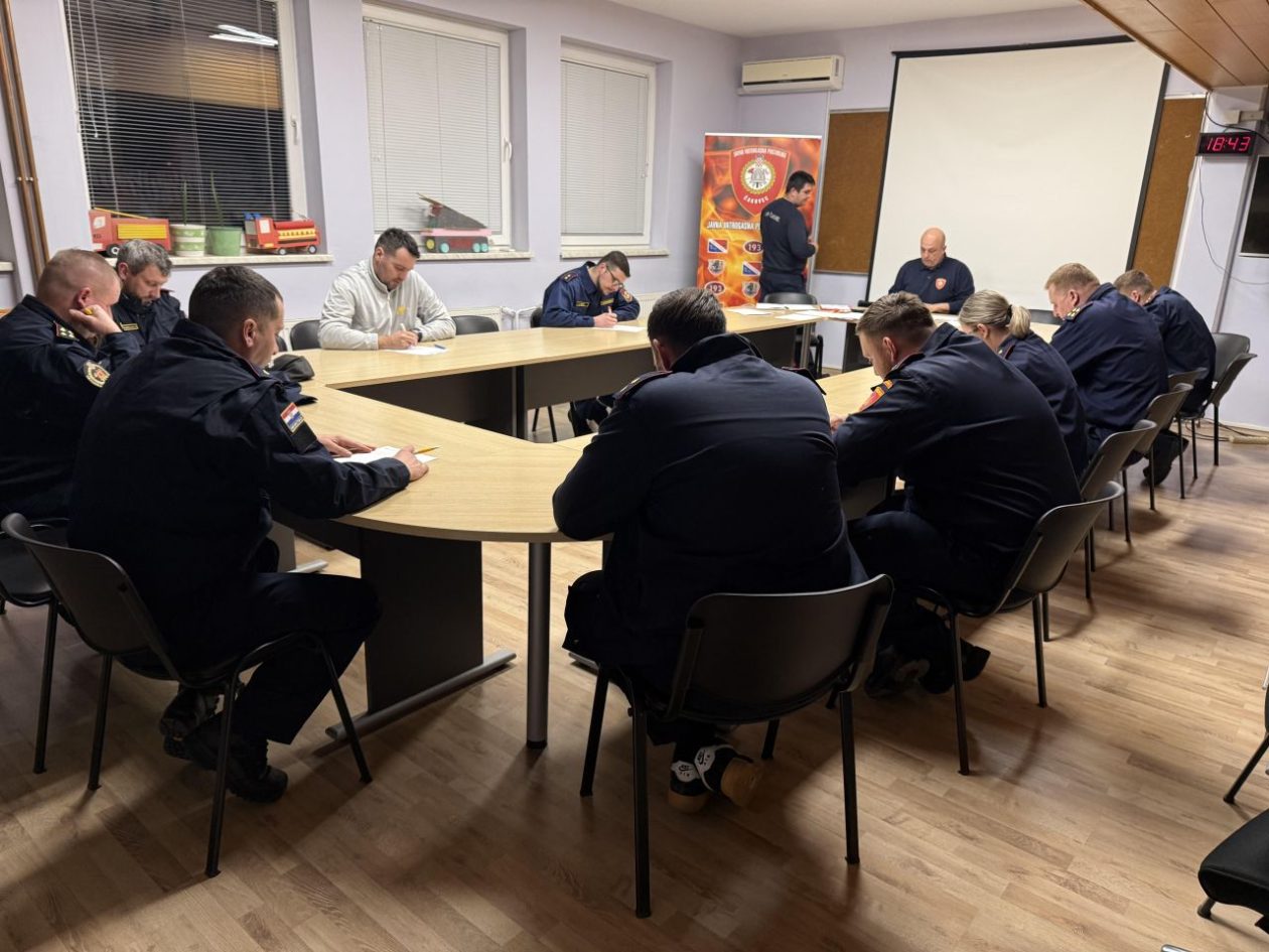 NOVE VJEŠTINE 24 vatrogasca osposobljena za rad s izolacijskim aparatima (3)