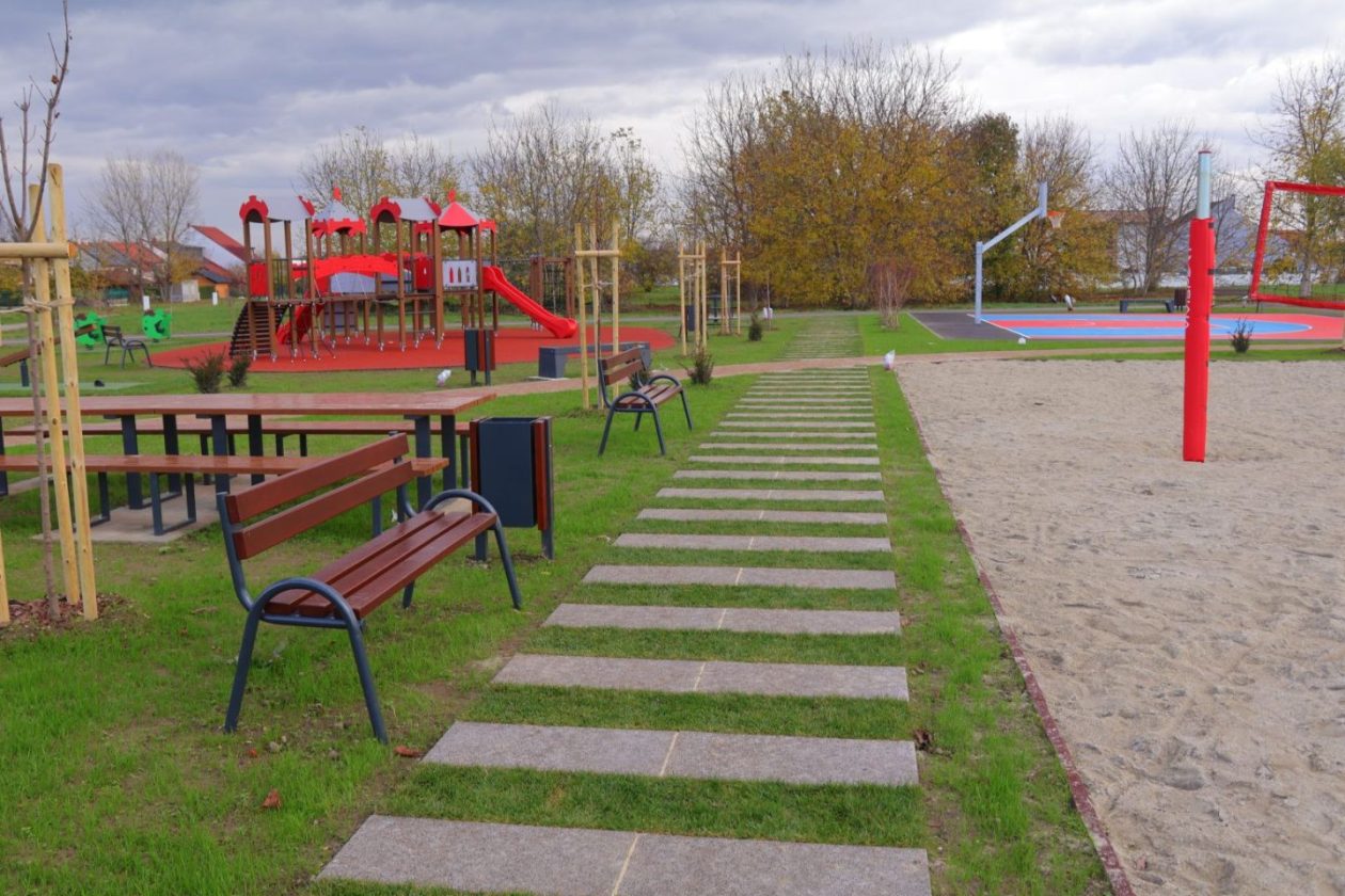 NOVI PARK U MARTANAMA Dovršeno moderno igralište i sportske zone za sve generacije (2)