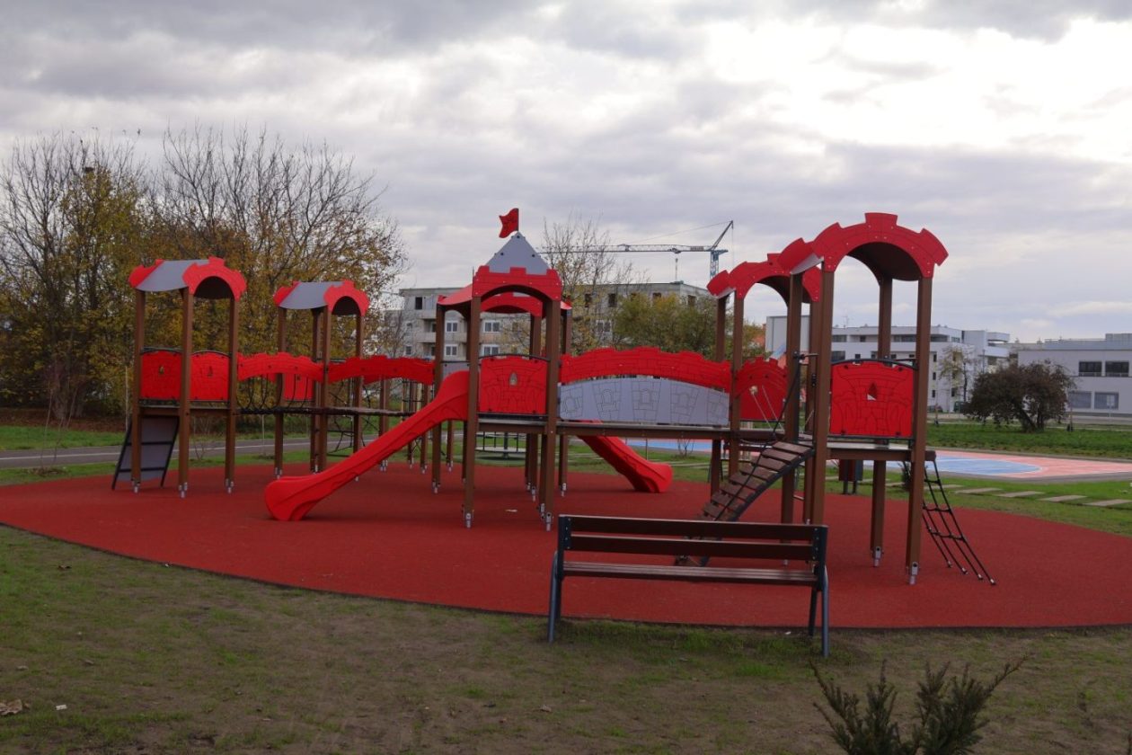 NOVI PARK U MARTANAMA Dovršeno moderno igralište i sportske zone za sve generacije (6)