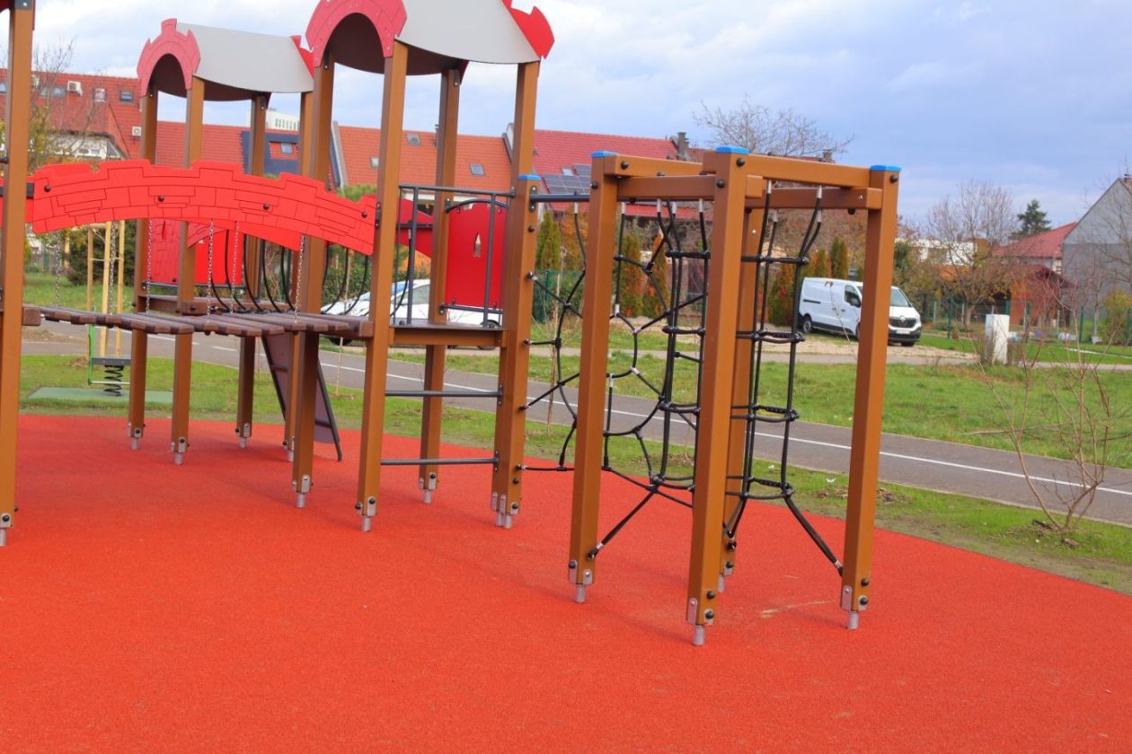 NOVI PARK U MARTANAMA Dovršeno moderno igralište i sportske zone za sve generacije (8)