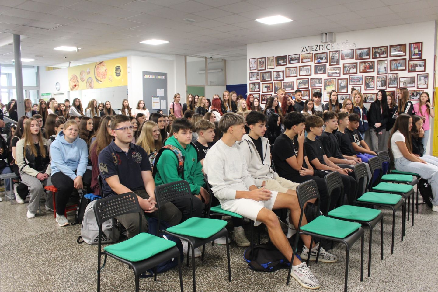 NOVI POČETAK Ekonomska i trgovačka škola Čakovec svečano dočekala prve razrede (1)