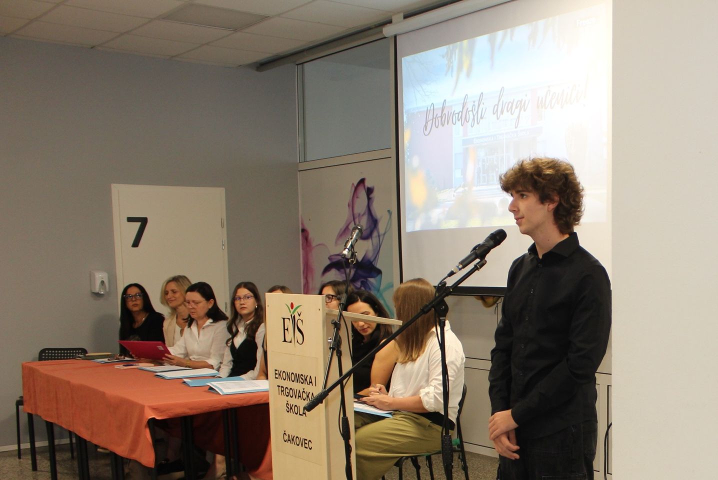 NOVI POČETAK Ekonomska i trgovačka škola Čakovec svečano dočekala prve razrede (13)