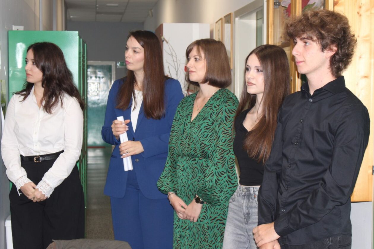 NOVI POČETAK Ekonomska i trgovačka škola Čakovec svečano dočekala prve razrede (14) NOVI POČETAK Ekonomska i trgovačka škola Čakovec svečano dočekala prve razrede (14)