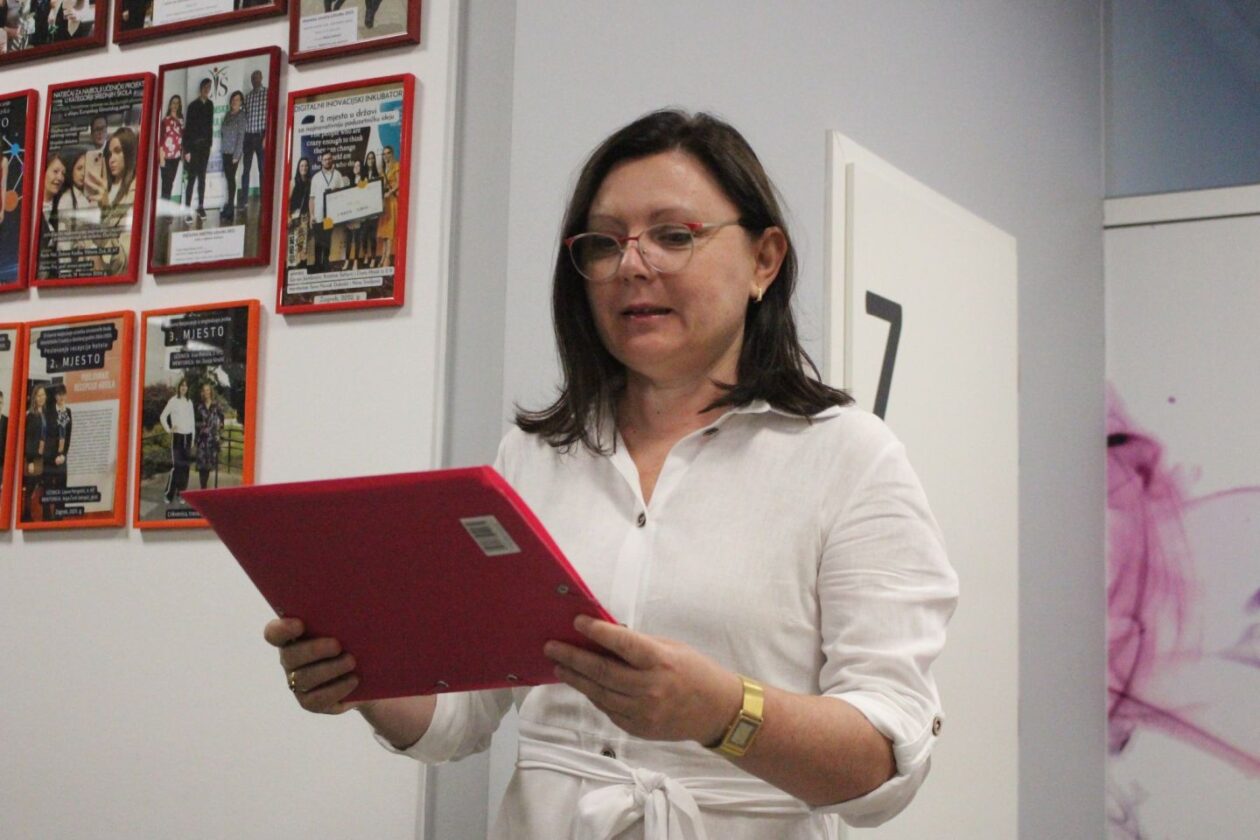 NOVI POČETAK Ekonomska i trgovačka škola Čakovec svečano dočekala prve razrede (5) NOVI POČETAK Ekonomska i trgovačka škola Čakovec svečano dočekala prve razrede (5)