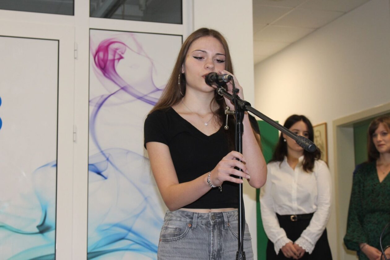 NOVI POČETAK Ekonomska i trgovačka škola Čakovec svečano dočekala prve razrede (6) NOVI POČETAK Ekonomska i trgovačka škola Čakovec svečano dočekala prve razrede (6)