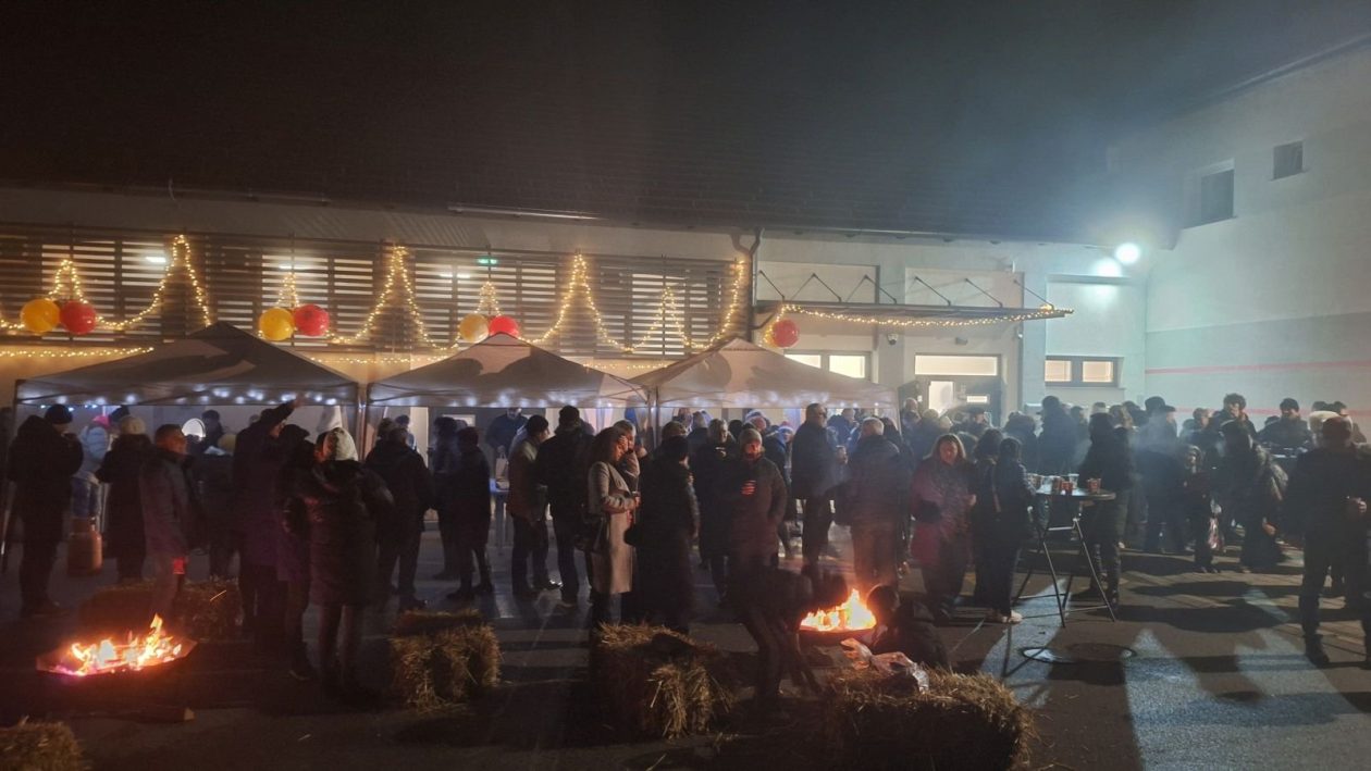 NOVO SELO ROK Adventsko druženje okupilo mještane u blagdanskom duhu (15)