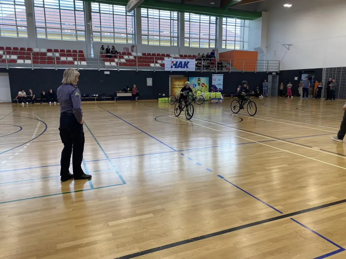 NOVOSTI Međimurska županija sufinancira program osposobljavanja učenika za sigurno upravljanje biciklom u prometu (3)