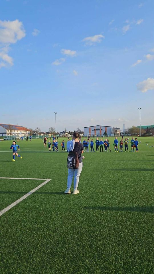NŠ MLADOST PRELOG Mladi nogometaši iznenadili trenera Noela Bukala za 18. rođendan (9)