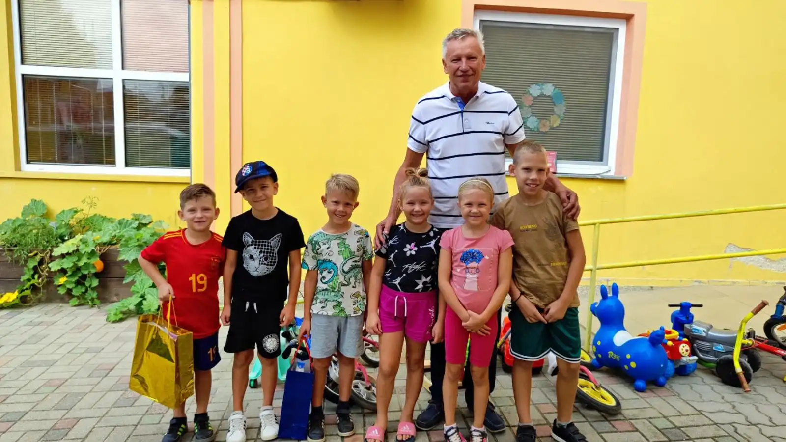 Načelnik Srša razveselio mališane u vrtiću Smješko simboličnim poklonima i igrom (4)