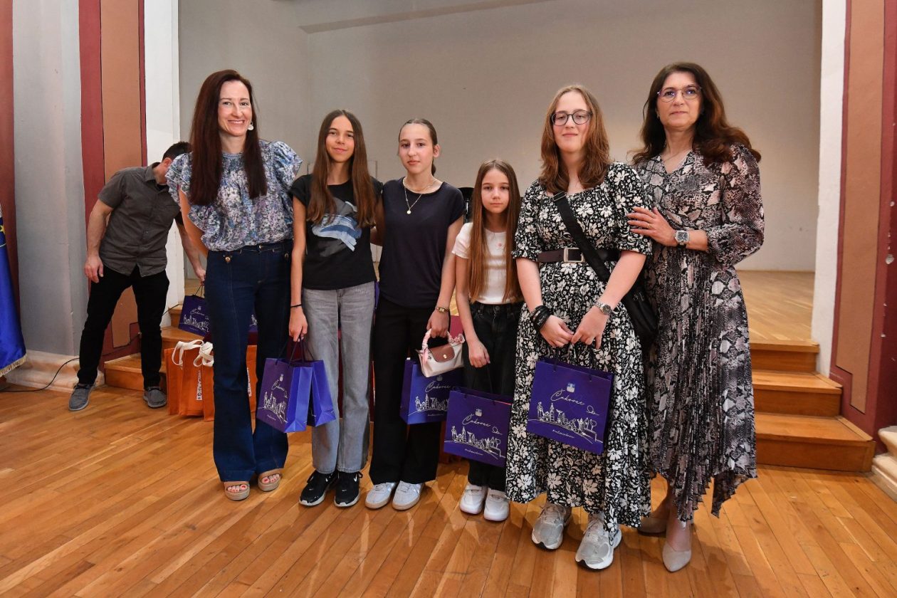 Nagrrađeni učenici Cakovec VŽR7Pixell (27) Nagrrađeni učenici Cakovec VŽR7Pixell (27)