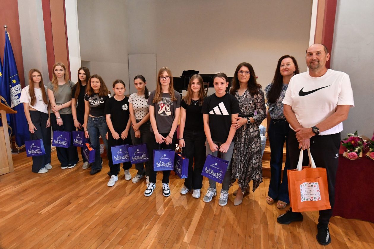 Nagrrađeni učenici Cakovec VŽR7Pixell (28) Nagrrađeni učenici Cakovec VŽR7Pixell (28)