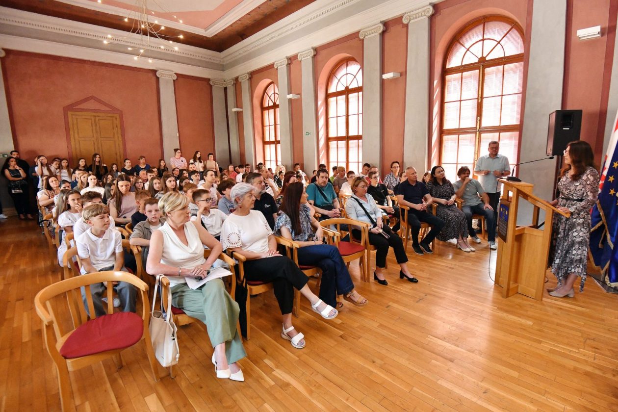 Nagrrađeni učenici Cakovec VŽR7Pixell (4) Nagrrađeni učenici Cakovec VŽR7Pixell (4)
