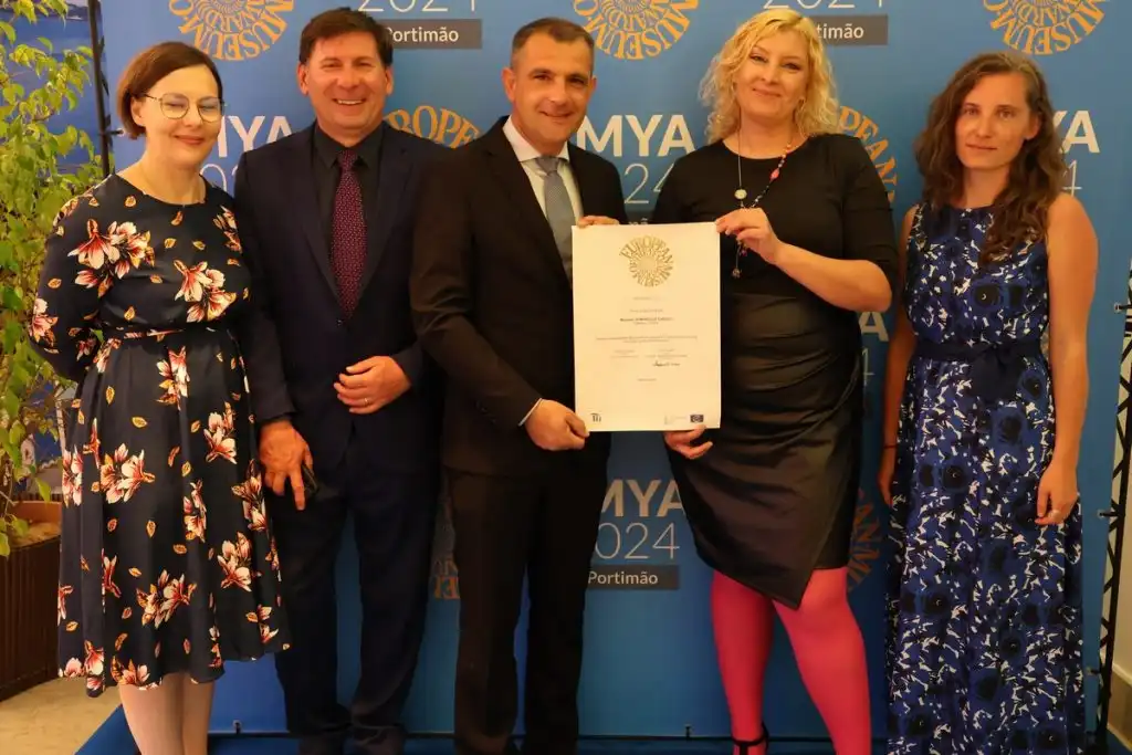 Najbolji-Eurpski-muzej-nagrada-7-1-1024×683 matija posavec rudi grula maa hrustek sobočan i janja kovač Najbolji-Eurpski-muzej-nagrada-7-1-1024×683 matija posavec rudi grula maa hrustek sobočan i janja kovač