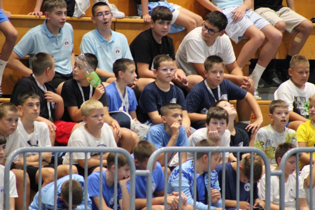 Najuspješnijim rukometašima Pozoj Handball Cupa uručene medalje 2025 (10) Najuspješnijim rukometašima Pozoj Handball Cupa uručene medalje 2025 (10)