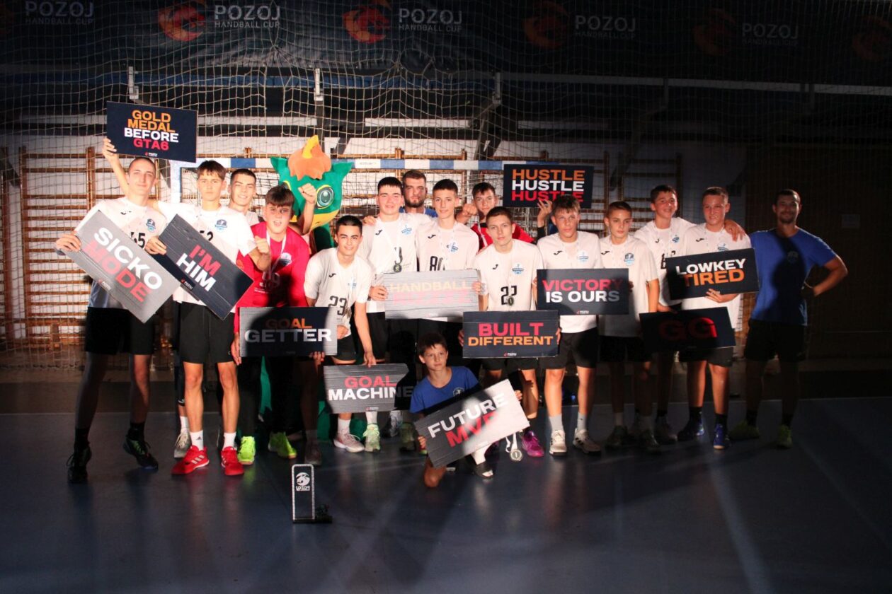 Najuspješnijim rukometašima Pozoj Handball Cupa uručene medalje 2025 (24) Najuspješnijim rukometašima Pozoj Handball Cupa uručene medalje 2025 (24)