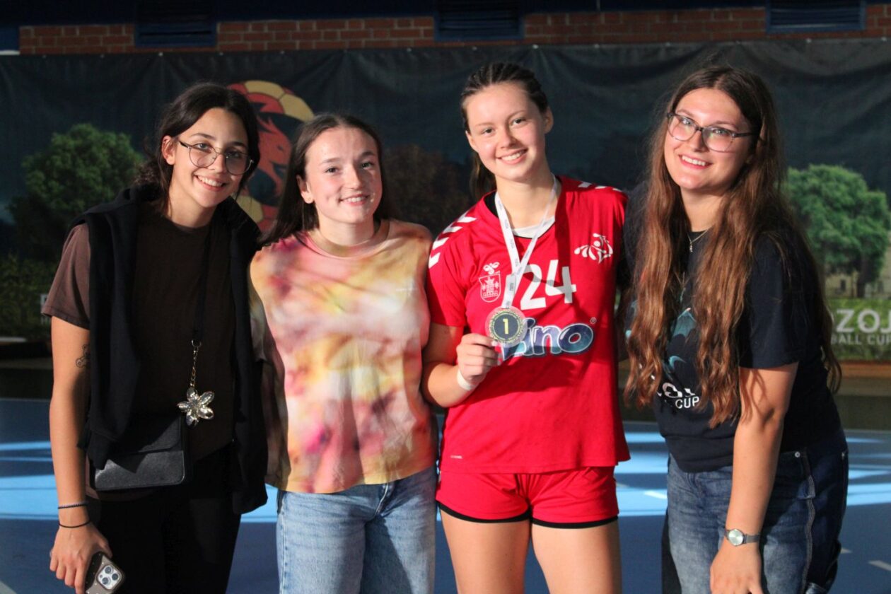 Najuspješnijim rukometašima Pozoj Handball Cupa uručene medalje 2025 (3) Najuspješnijim rukometašima Pozoj Handball Cupa uručene medalje 2025 (3)