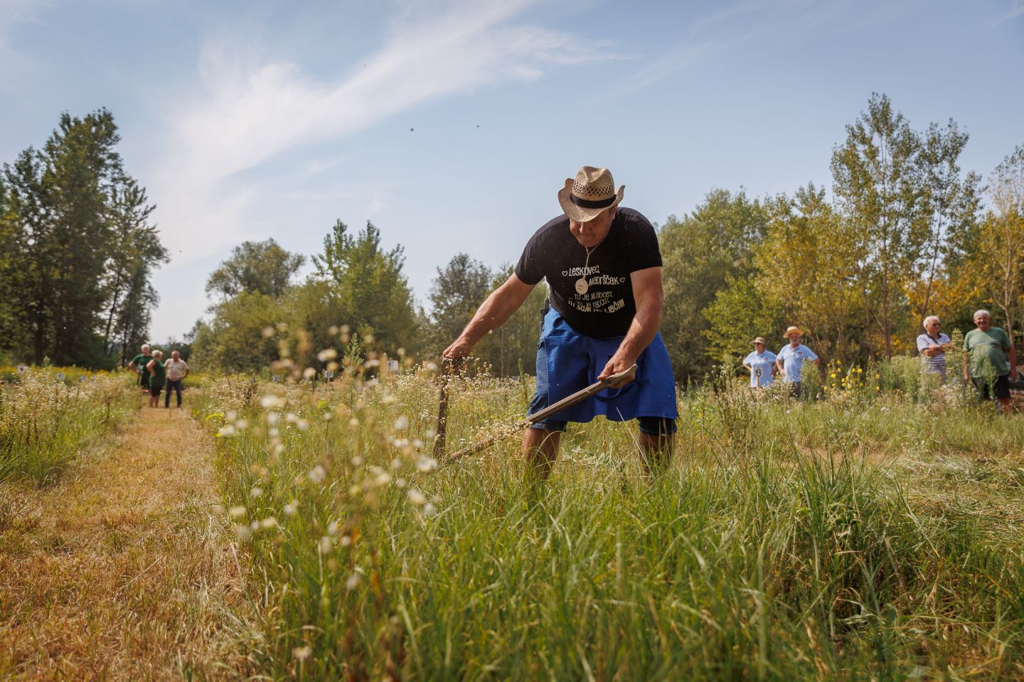 Natjecanje – košnja trave 124