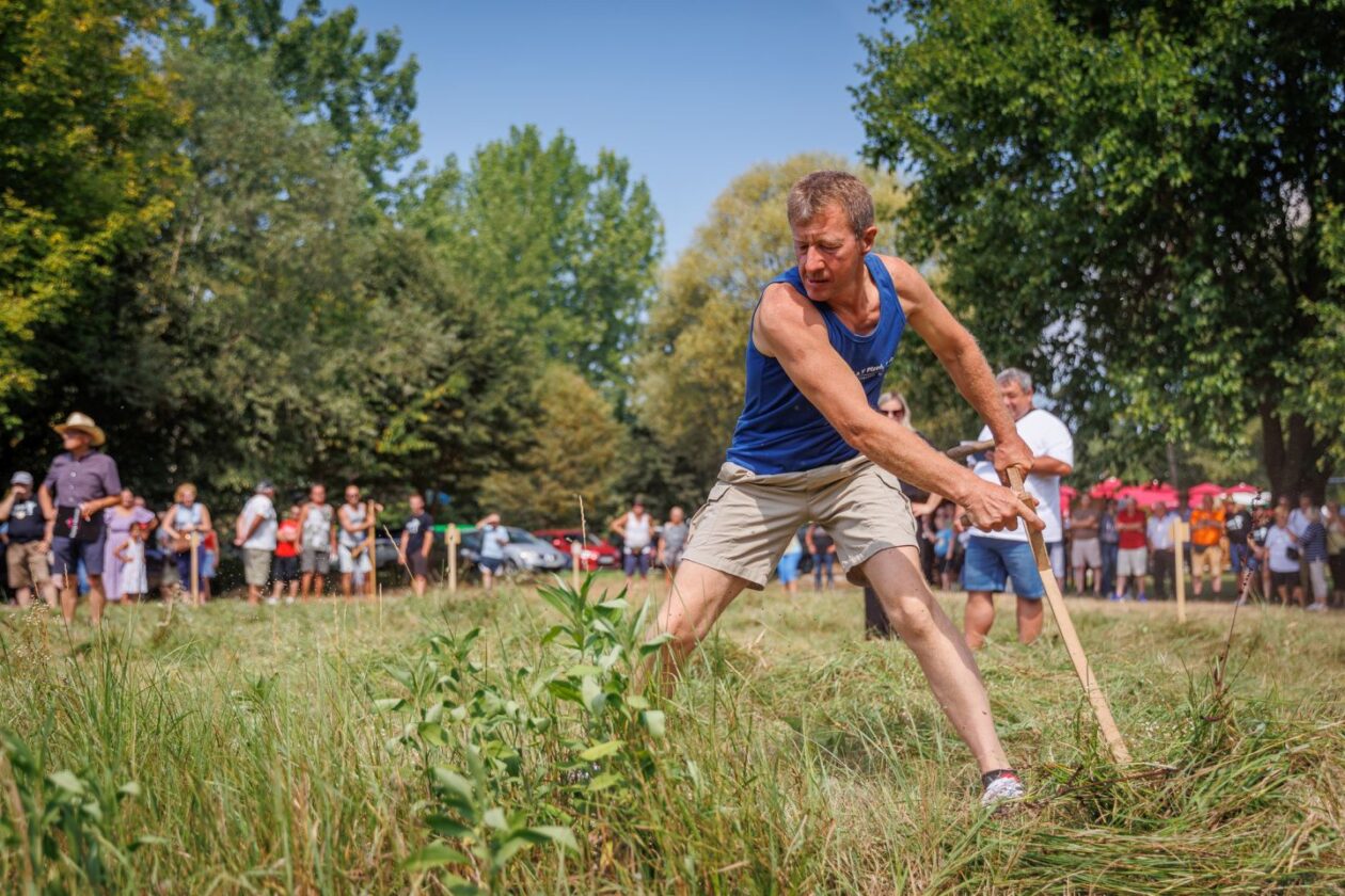 Natjecanje – košnja trave 136 Natjecanje – košnja trave 136