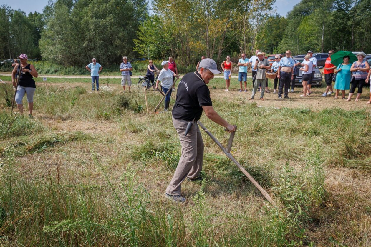 Natjecanje – košnja trave 166 Natjecanje – košnja trave 166