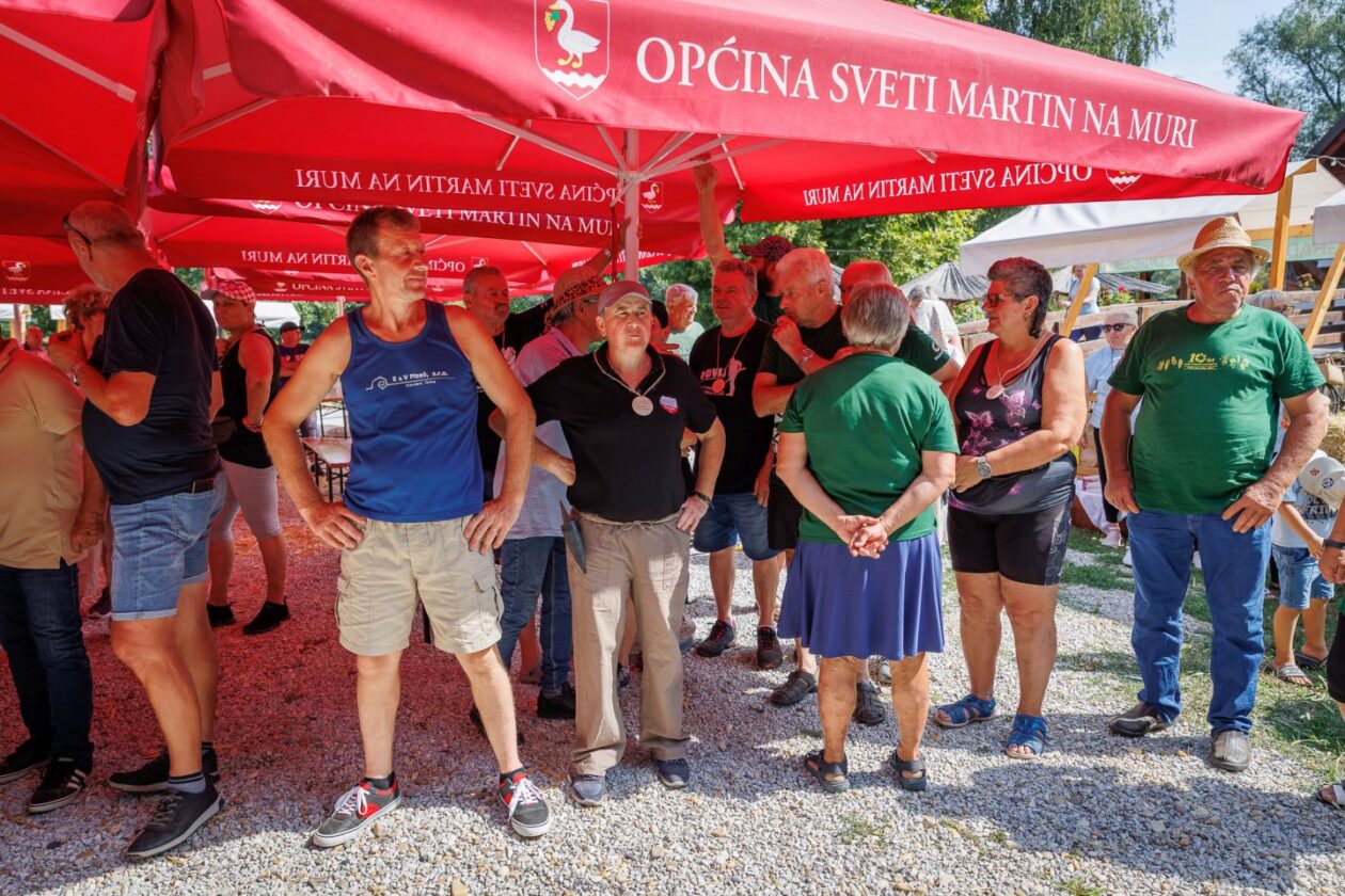 Natjecanje – košnja trave 2 Natjecanje – košnja trave 2