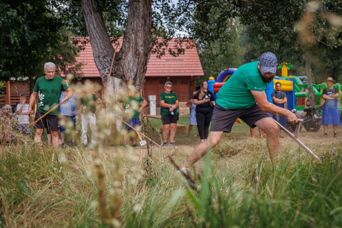 Natjecanje – košnja trave 201