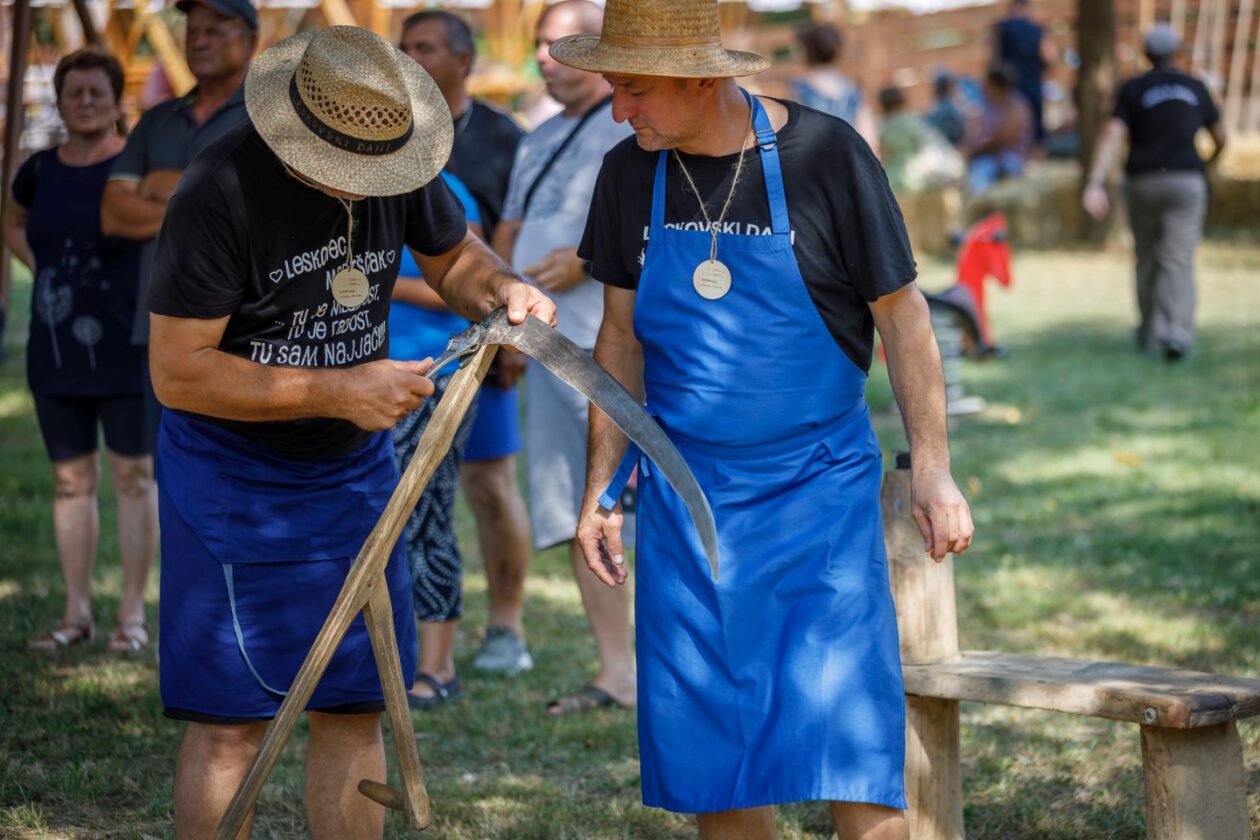 Natjecanje – košnja trave 44 Natjecanje – košnja trave 44