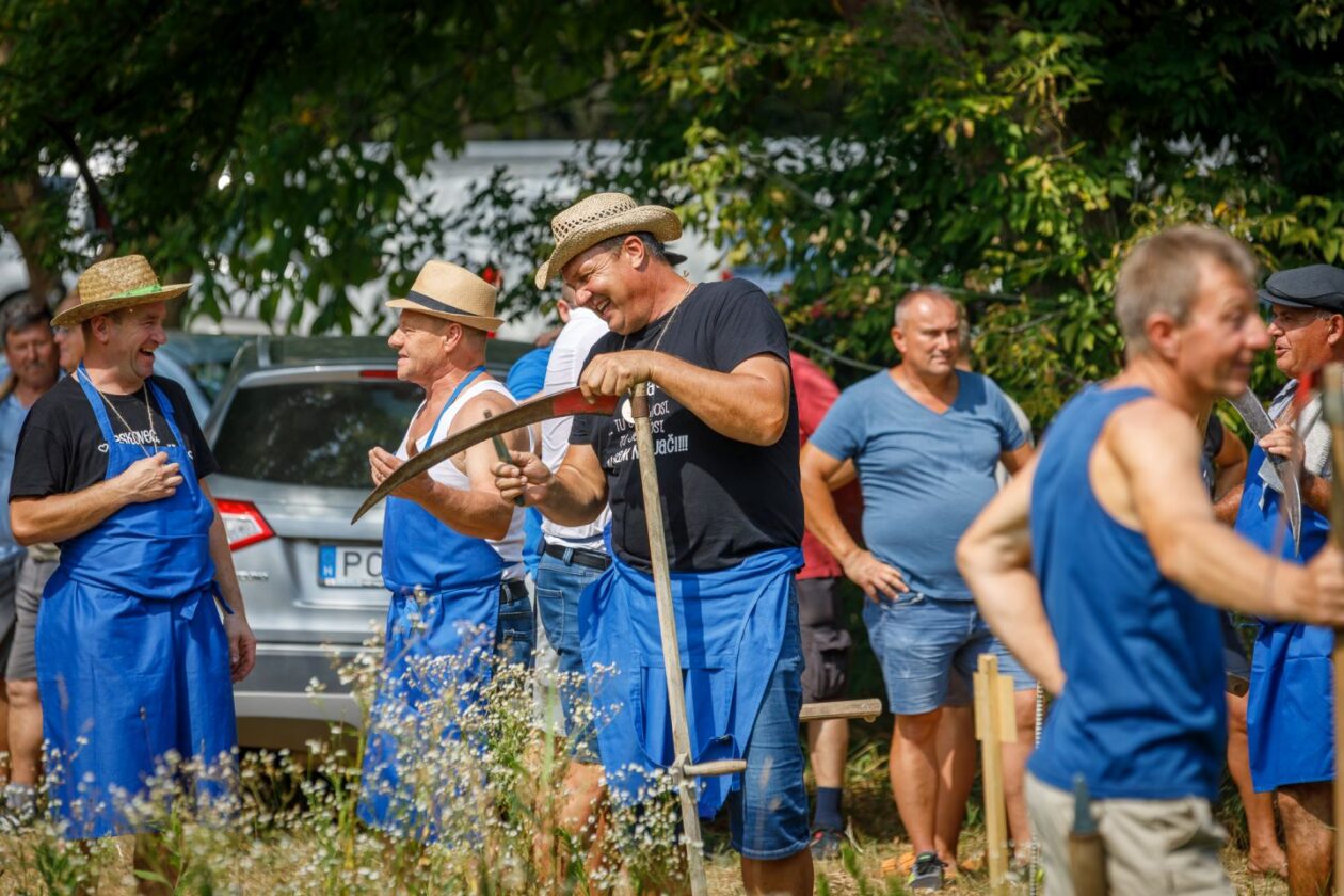 Natjecanje – košnja trave 83 Natjecanje – košnja trave 83
