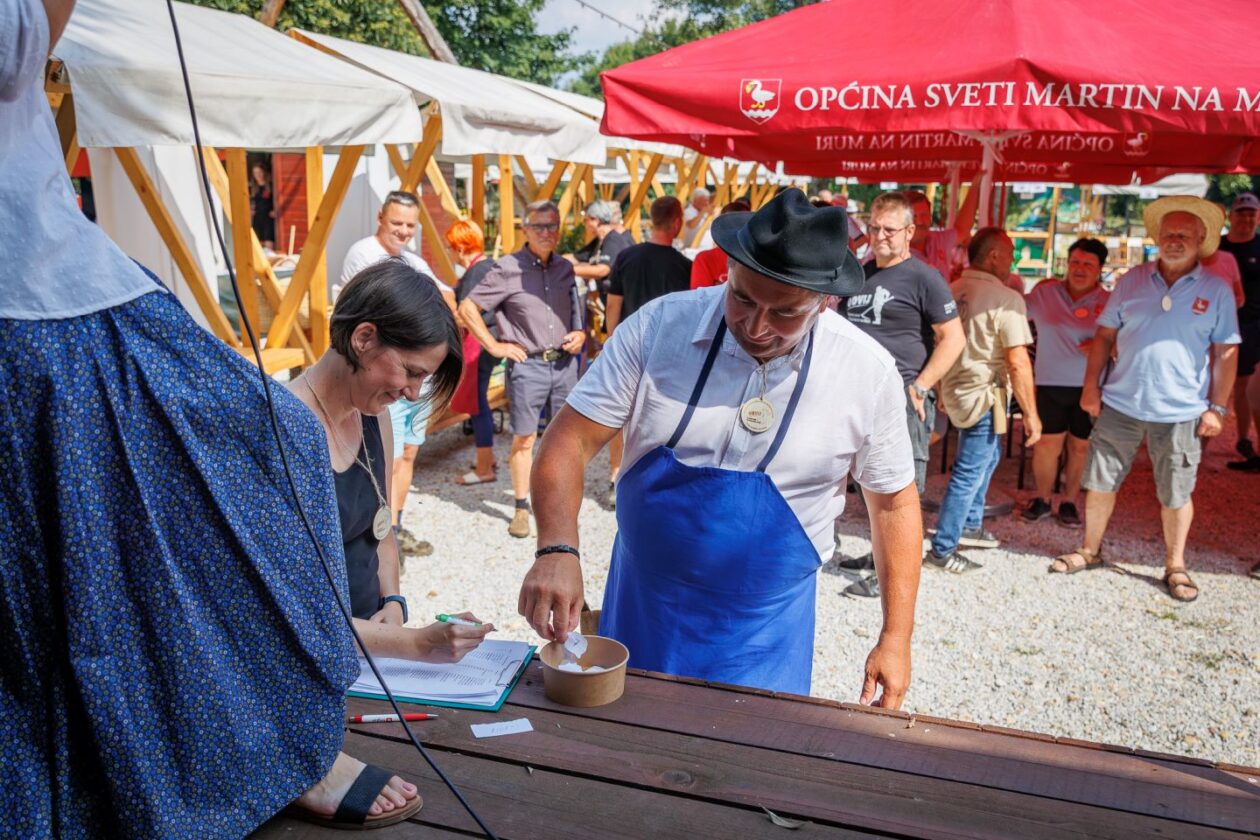 Natjecanje – košnja trave 9 Natjecanje – košnja trave 9