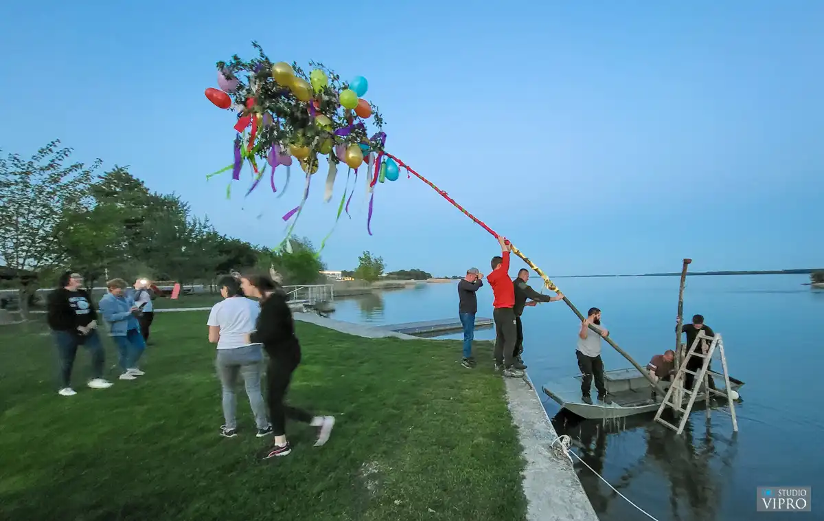 Nautički klub Labud – čišćenje okoliša (2) Nautički klub Labud – čišćenje okoliša (2)