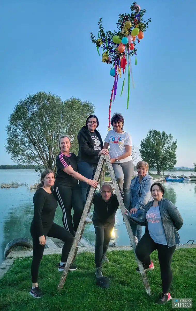 Nautički klub Labud – čišćenje okoliša (5) Nautički klub Labud – čišćenje okoliša (5)