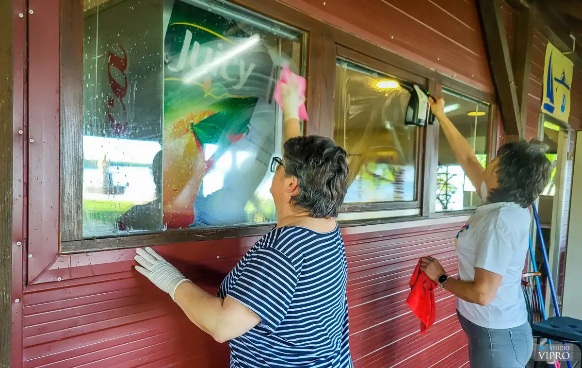 Nautički klub Labud – čišćenje okoliša (7) Nautički klub Labud – čišćenje okoliša (7)