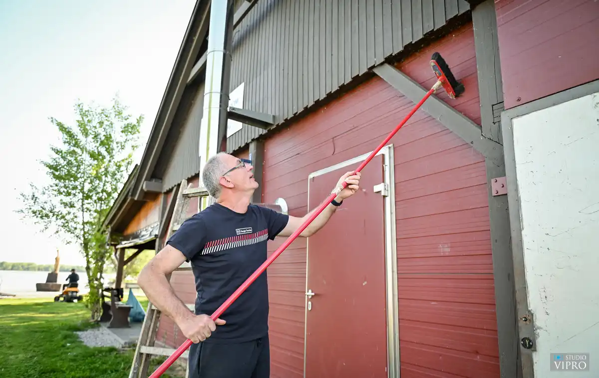 Nautički klub Labud – čišćenje okoliša (8) Nautički klub Labud – čišćenje okoliša (8)