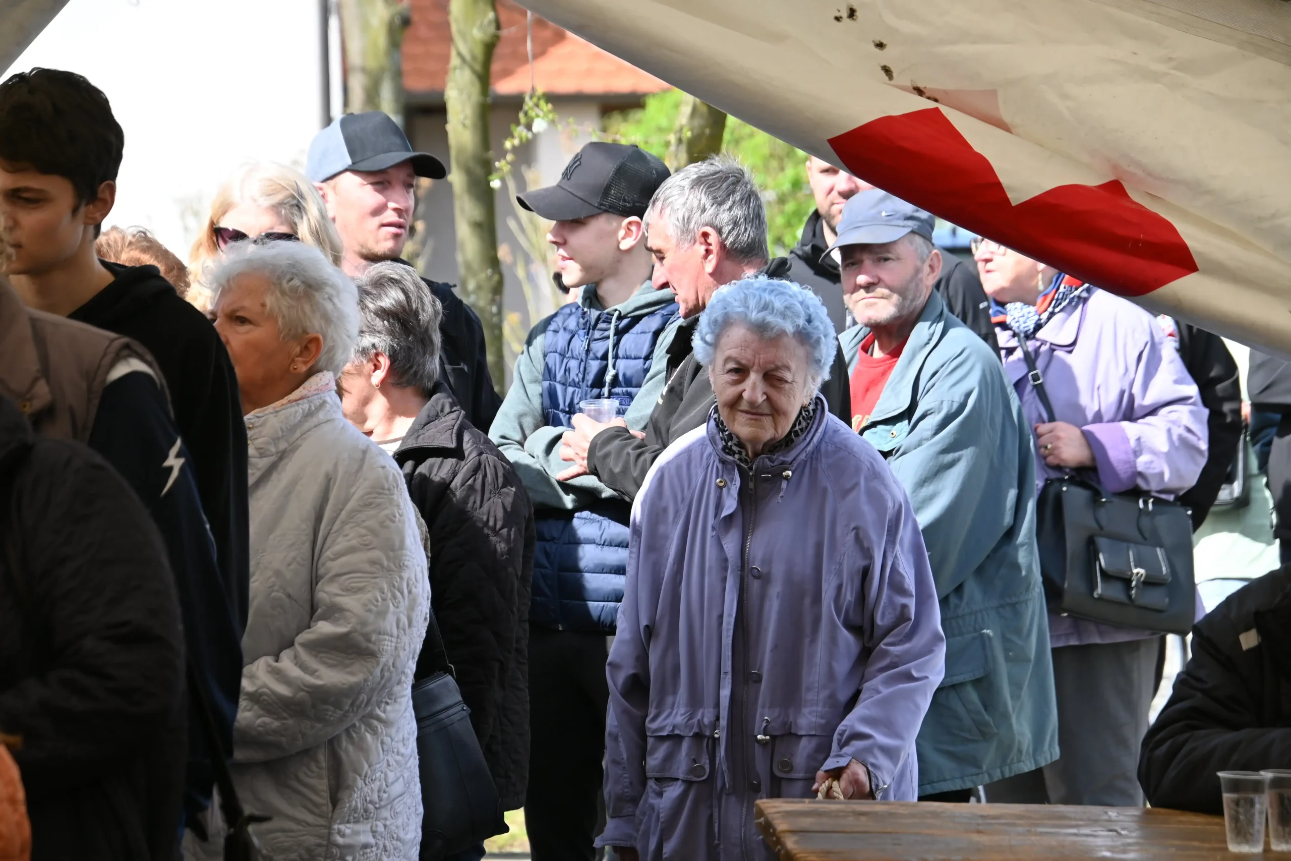 Nedelišće dijeljenje srdela (15) Nedelišće dijeljenje srdela (15)
