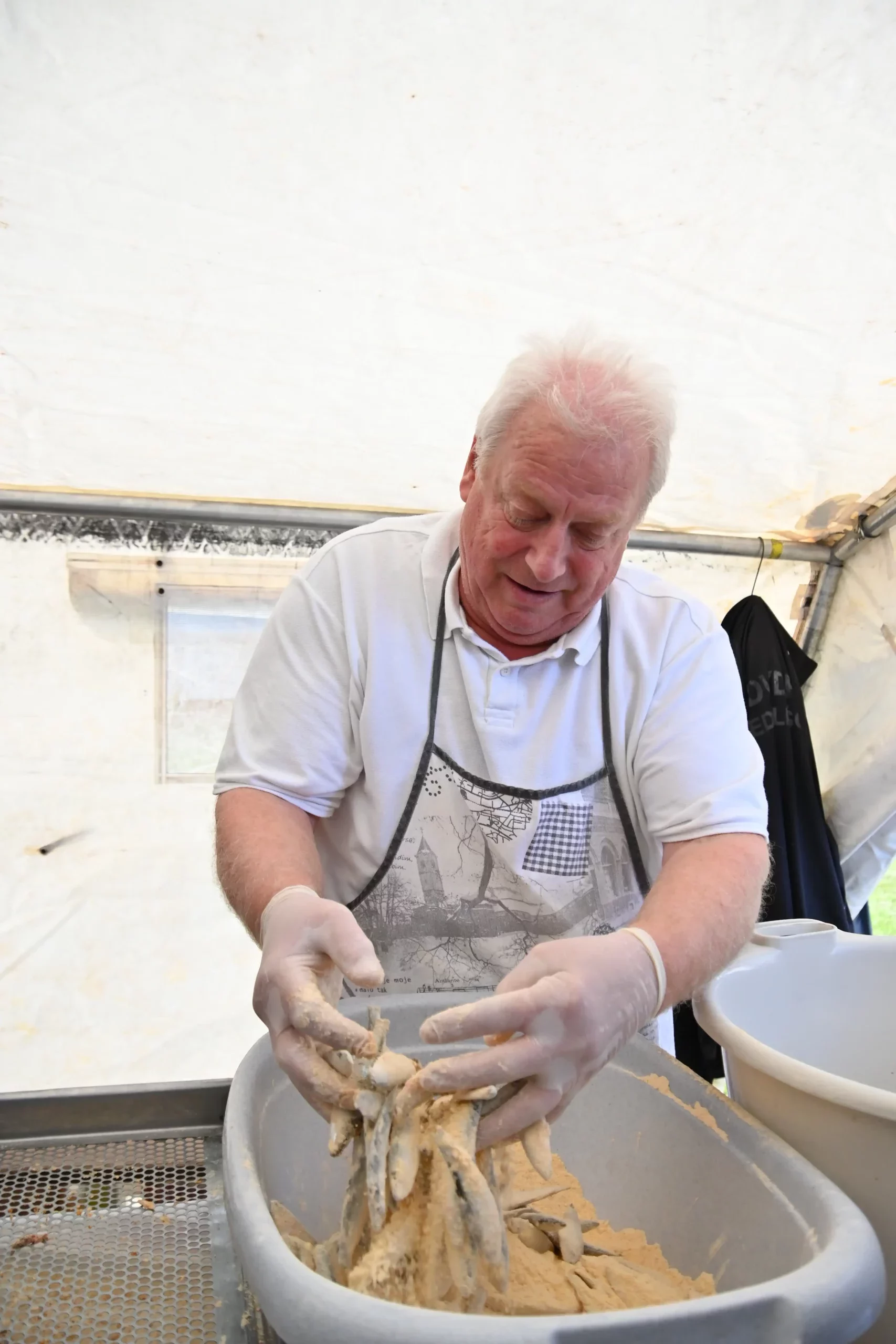 Nedelišće dijeljenje srdela (20) Nedelišće dijeljenje srdela (20)