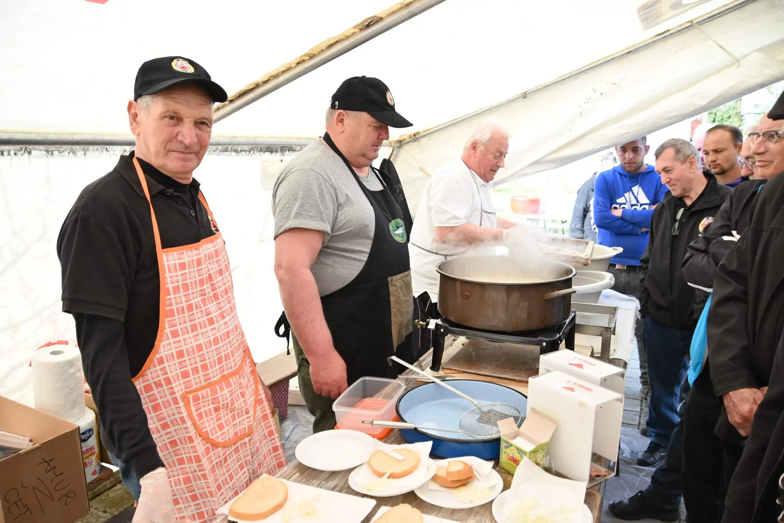 Nedelišće dijeljenje srdela (22) Nedelišće dijeljenje srdela (22)