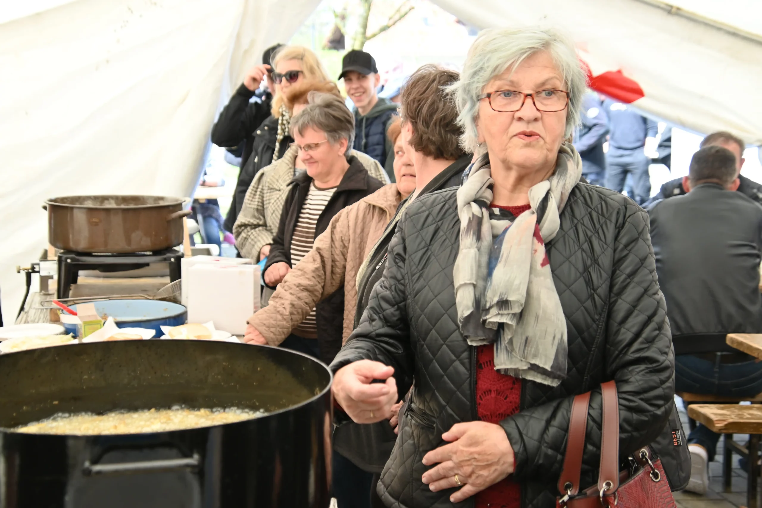 Nedelišće dijeljenje srdela (23) Nedelišće dijeljenje srdela (23)