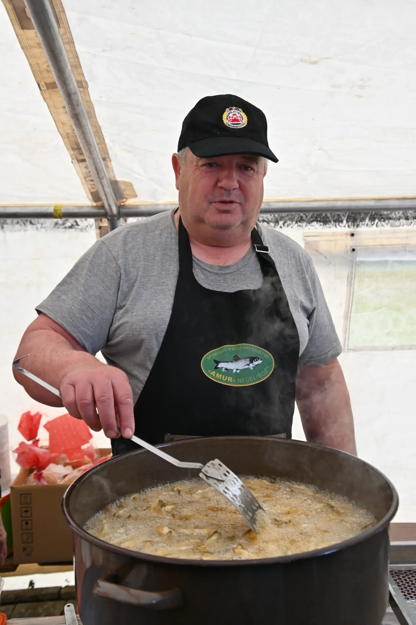 Nedelišće dijeljenje srdela (24) Nedelišće dijeljenje srdela (24)