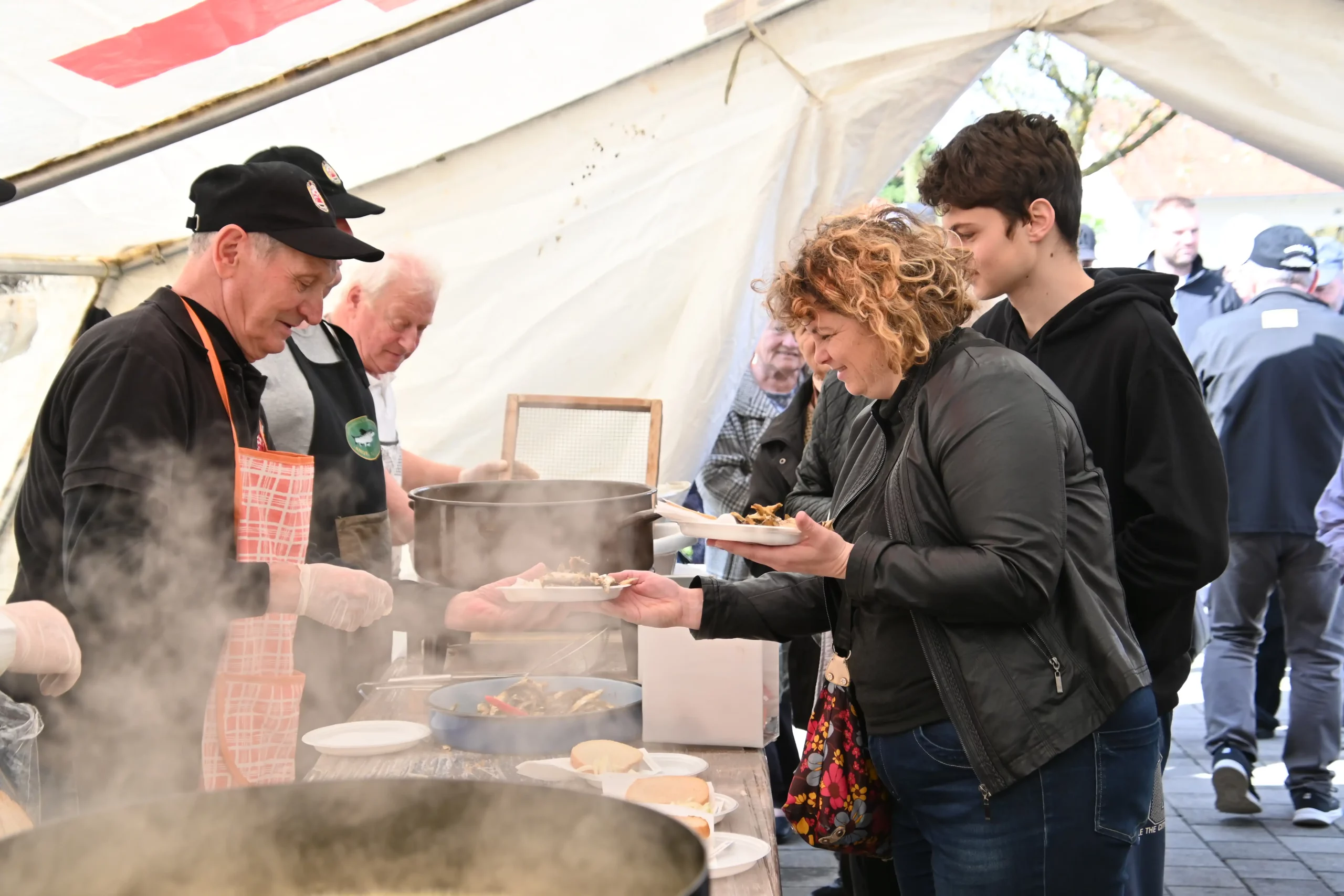 Nedelišće dijeljenje srdela (8) Nedelišće dijeljenje srdela (8)