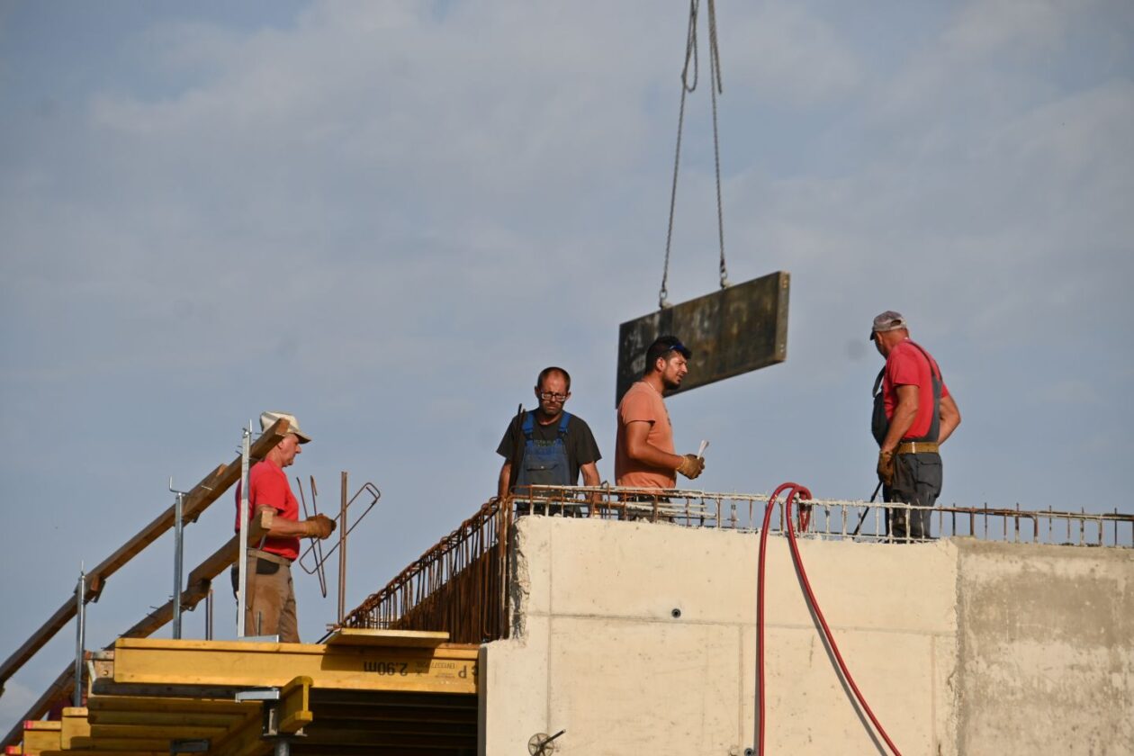 Nedelišće, gradilište, centar za starije, dom kulture, igralište. (2)