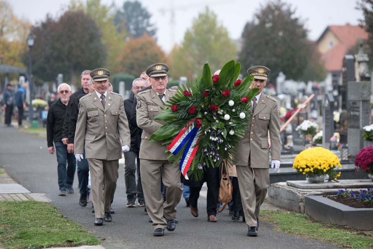 Nedelišće polaganje vijenaca Svi Sveti 2 Nedelišće polaganje vijenaca Svi Sveti 2