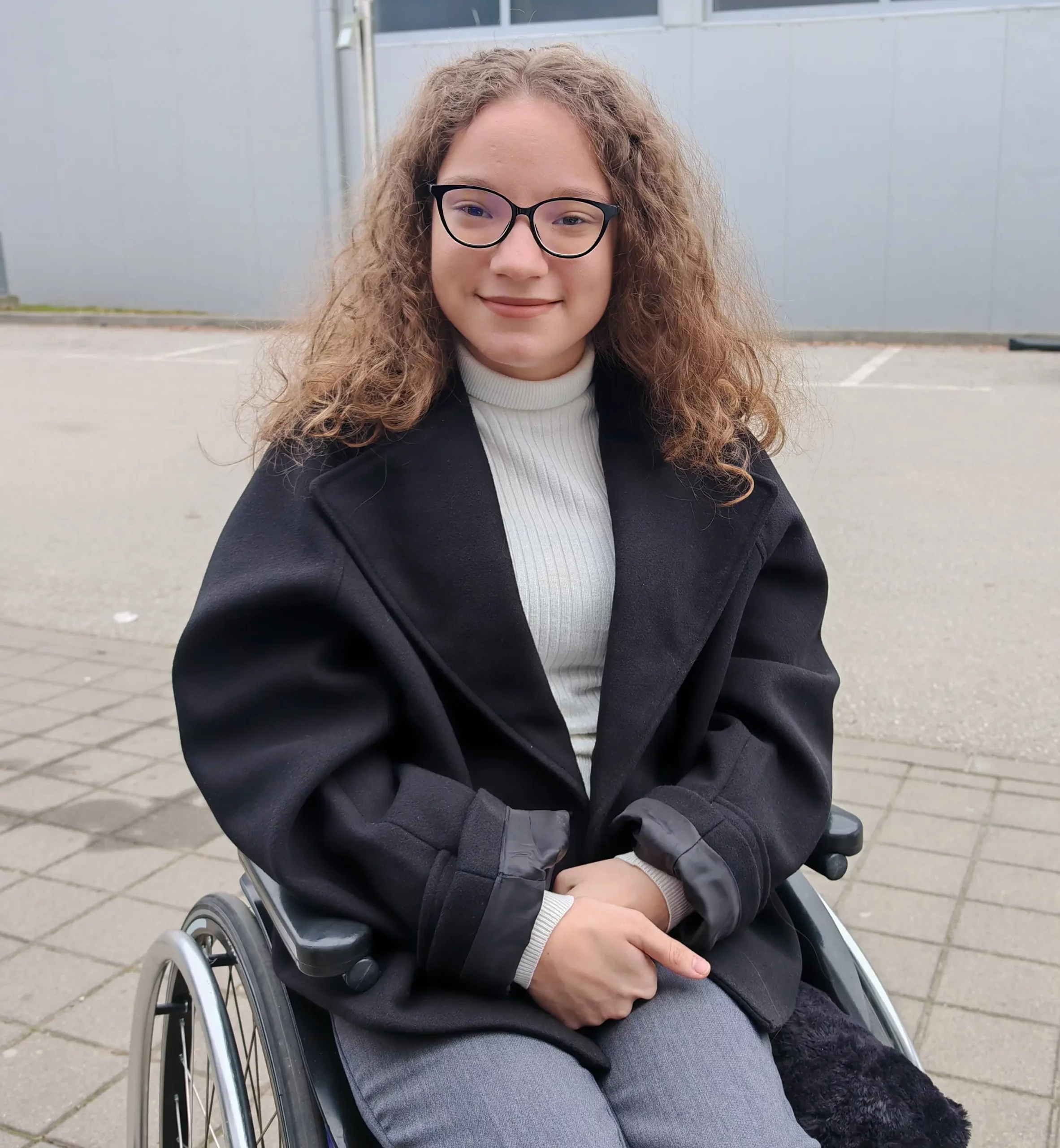 Nika Hren (7) Nika Hren (7)