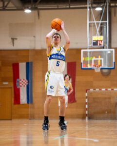 Nikola Hren Nikola Hren