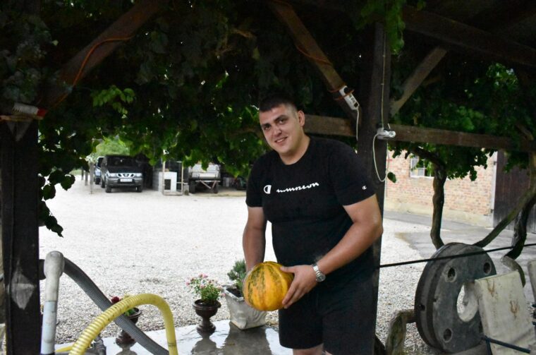 Nikola Lovrec , preseka, izum za tikve (5)