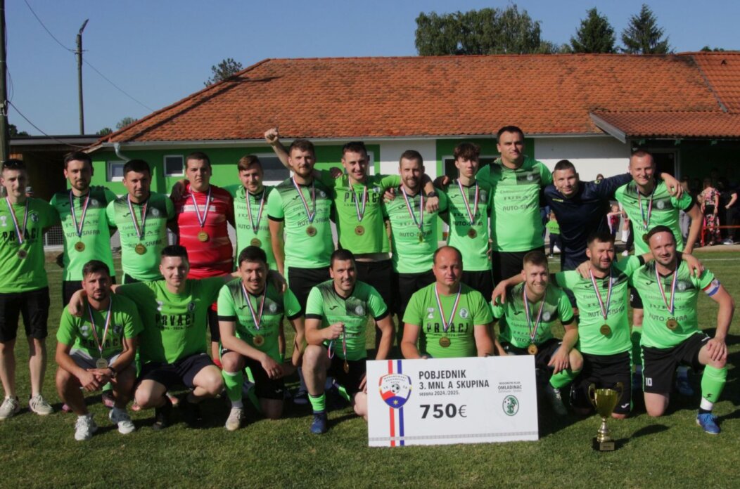 Nogometaši Omladinca spektakularno proslavili naslov prvaka 3. ML Skupina A (12) Nogometaši Omladinca spektakularno proslavili naslov prvaka 3. ML Skupina A (12)