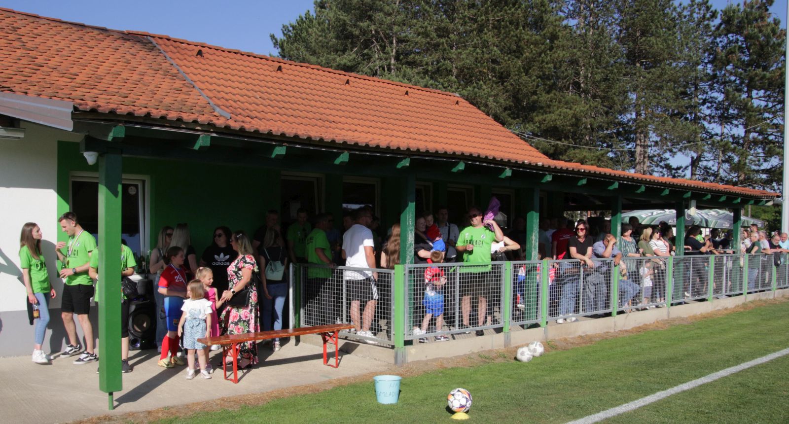 Nogometaši Omladinca spektakularno proslavili naslov prvaka 3. ML Skupina A (13) Nogometaši Omladinca spektakularno proslavili naslov prvaka 3. ML Skupina A (13)