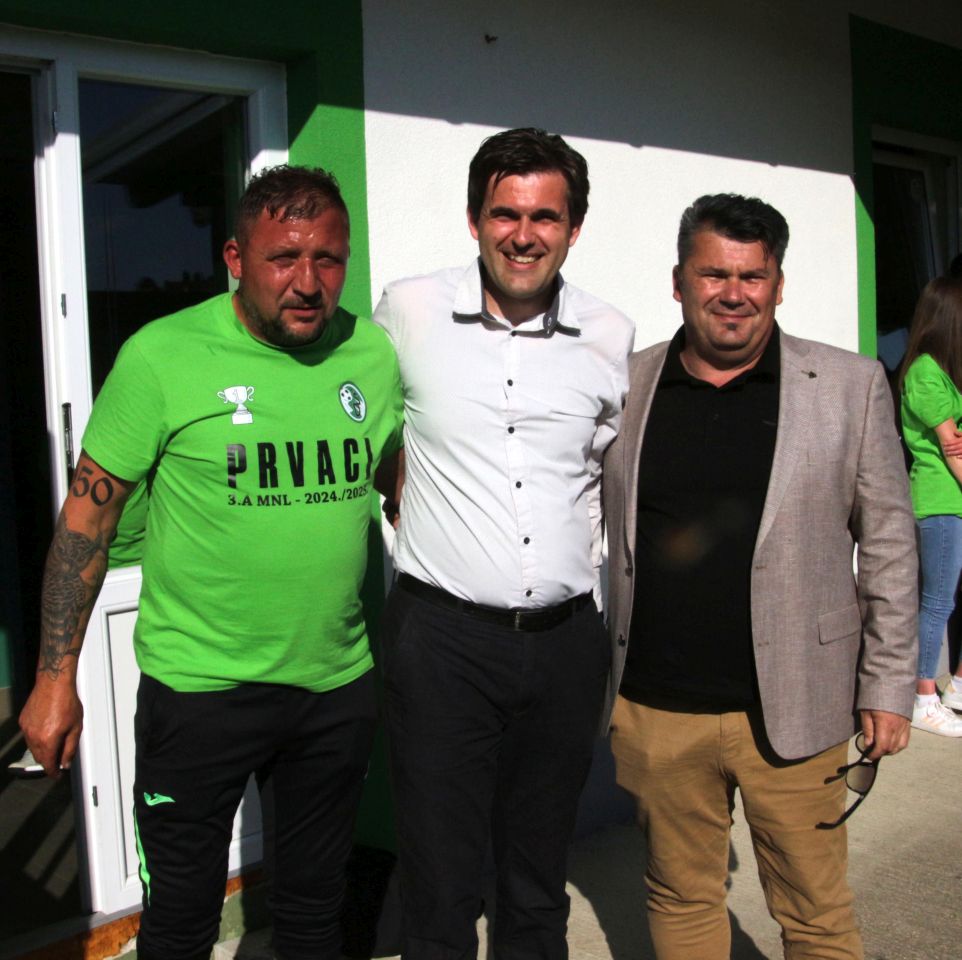 Nogometaši Omladinca spektakularno proslavili naslov prvaka 3. ML Skupina A (14) Nogometaši Omladinca spektakularno proslavili naslov prvaka 3. ML Skupina A (14)