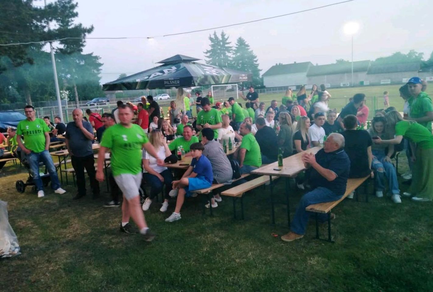 Nogometaši Omladinca spektakularno proslavili naslov prvaka 3. ML Skupina A (2) Nogometaši Omladinca spektakularno proslavili naslov prvaka 3. ML Skupina A (2)