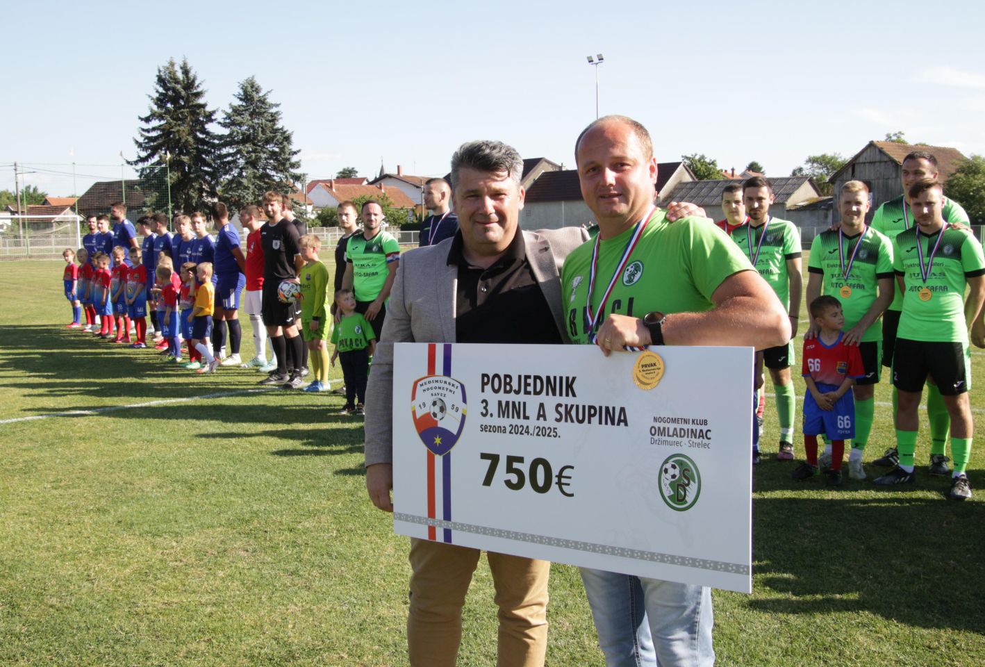 Nogometaši Omladinca spektakularno proslavili naslov prvaka 3. ML Skupina A (9) Nogometaši Omladinca spektakularno proslavili naslov prvaka 3. ML Skupina A (9)