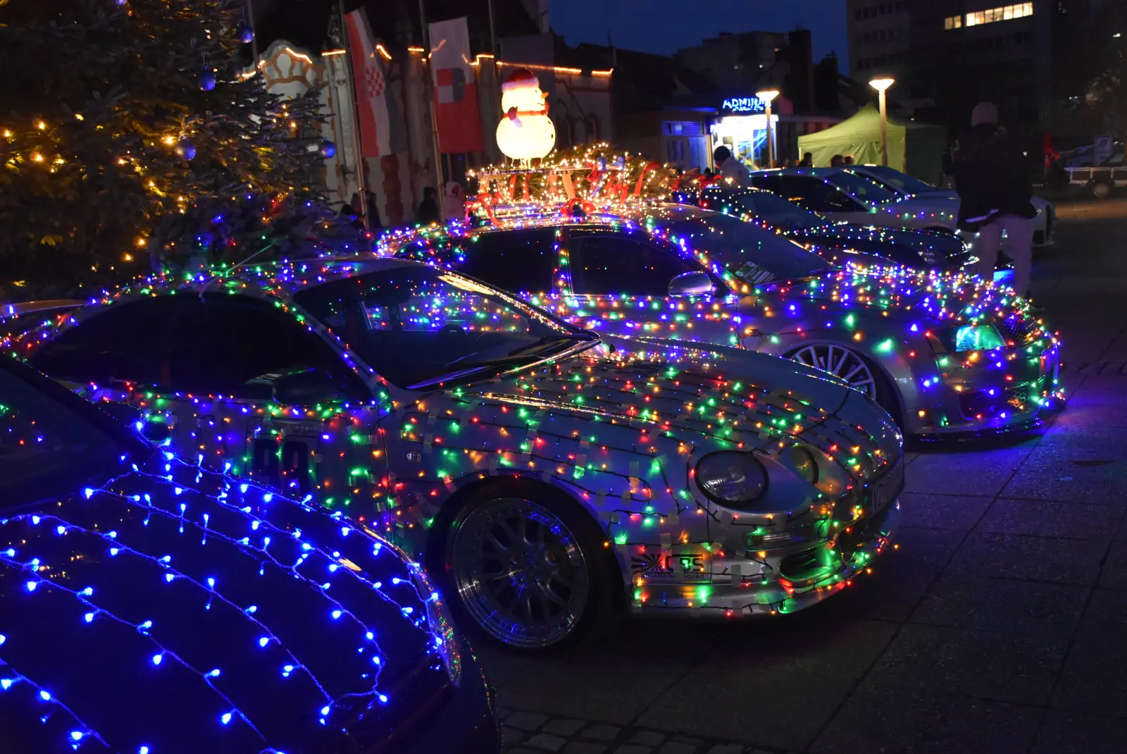 North crew, auti, Bleščeči kutak (13) North crew, auti, Bleščeči kutak (13)